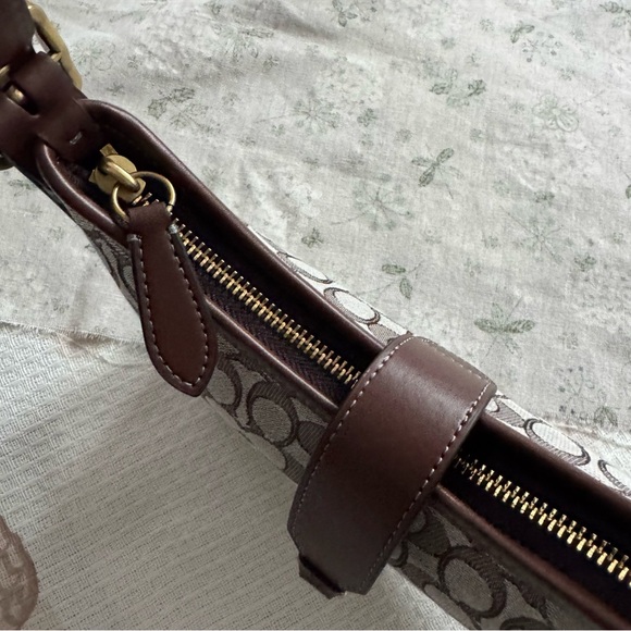 Coach Originale Hasptonasignature Jacquard Hobo Bag - Picture 11 of 16